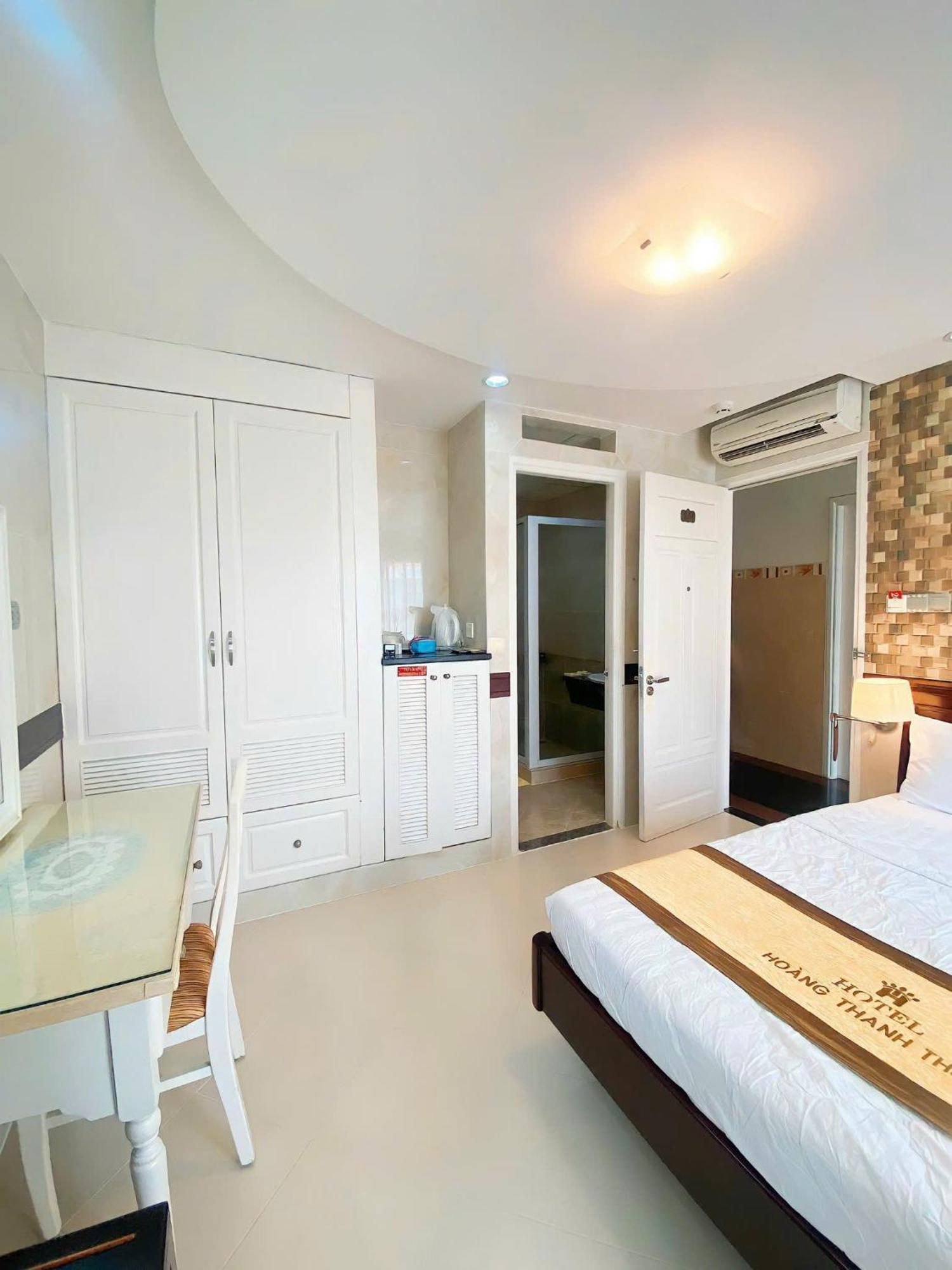 Hoang Thanh Thuy Airport Hotel 2 - Gan Am Thuc Dem Cho Hoang Hoa Tham Ho Şi Min Dış mekan fotoğraf