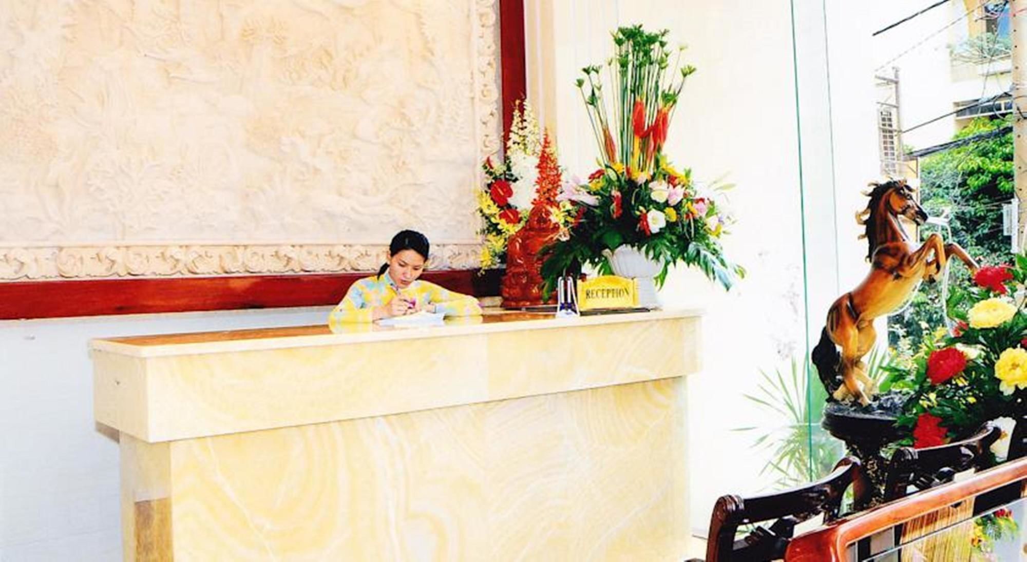 Hoang Thanh Thuy Airport Hotel 2 - Gan Am Thuc Dem Cho Hoang Hoa Tham Ho Şi Min Dış mekan fotoğraf