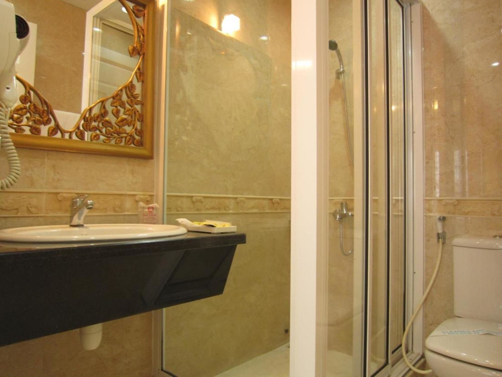 Hoang Thanh Thuy Airport Hotel 2 - Gan Am Thuc Dem Cho Hoang Hoa Tham Ho Şi Min Dış mekan fotoğraf